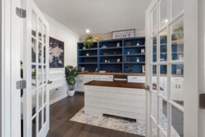 Home Office Decor Ideas That Look Good on Camera Too